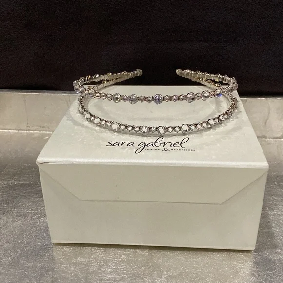 Swarovski Crystal Headpiece! This headpiece was never worn! Brand New! - Picture 3 of 8